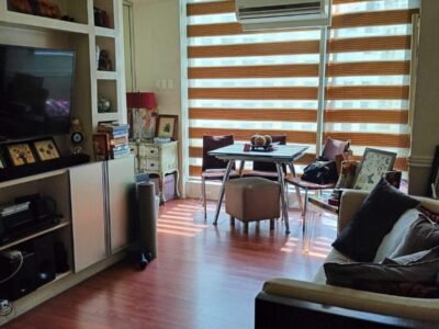 Studio Corner Unit in Bellagio Residences